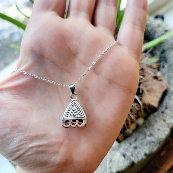 New Classic Ornate Asian Pyramid Pendant Dangle Drop Necklace - Picture 8 of 8